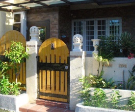 Alongs Garden