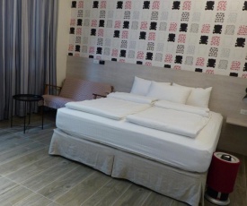 KLA B&B