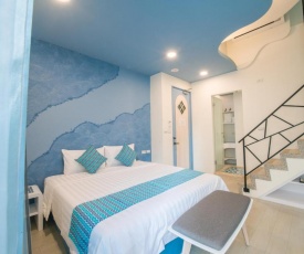 Sapphire Inn