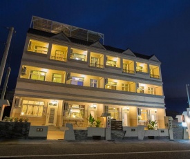 Square B&B